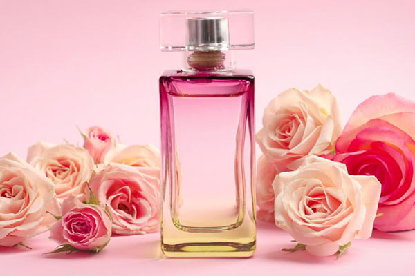 Les parfums à la rose qui valent le coup de nez